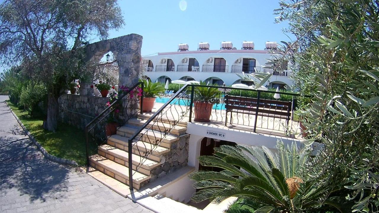 Bare Hill Holiday Apartments Krini Екстериор снимка
