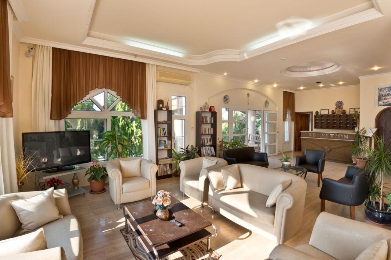 Bare Hill Holiday Apartments Krini Екстериор снимка