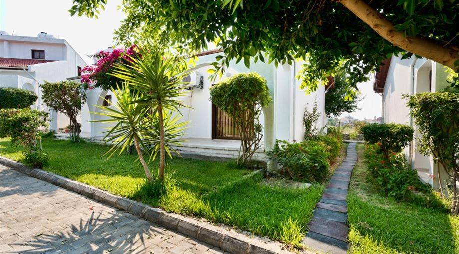 Bare Hill Holiday Apartments Krini Екстериор снимка