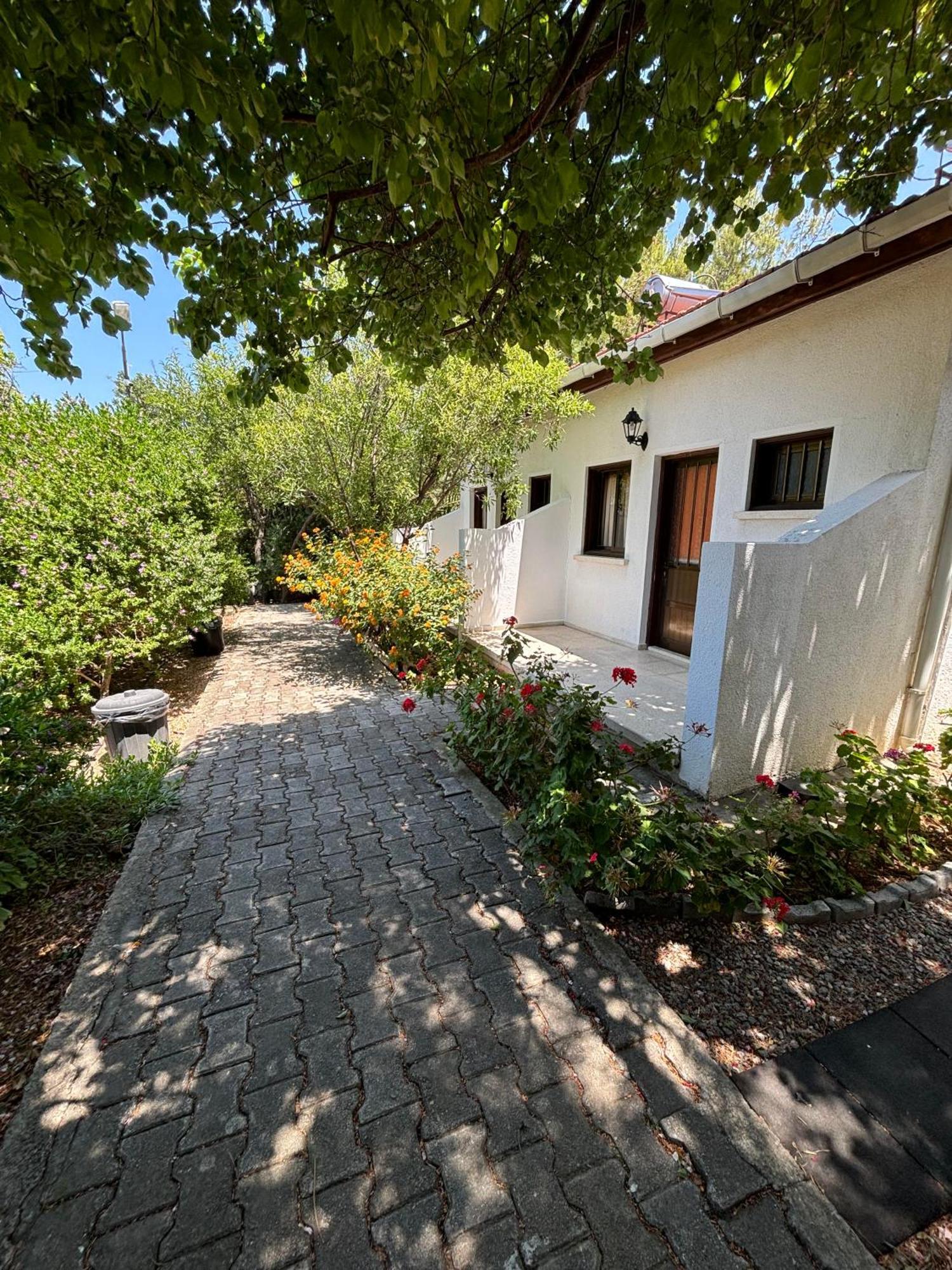 Bare Hill Holiday Apartments Krini Екстериор снимка